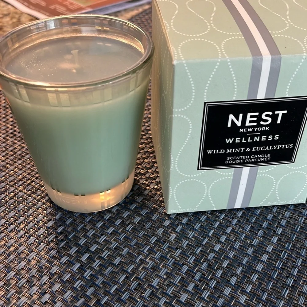 NEST Fragrances Green Scented Candle - Picture 3 of 3